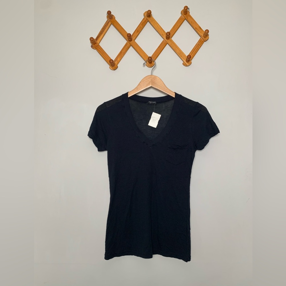 Defective NWT MiMi& CoCo Black Ida/Harry Ava V-neck Tee Shirt SZ M